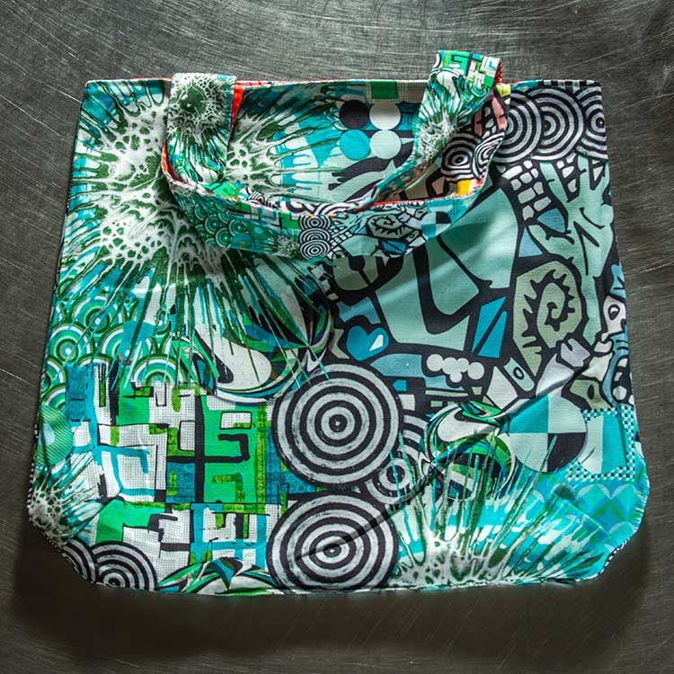 nachhaltige handgemachte schöne farbige Taschen